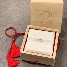 【TOMOE(トモエ)の口コミ】 さくらダイヤモンドというダイヤの中に桜が見えるのがすごく特徴的でした…