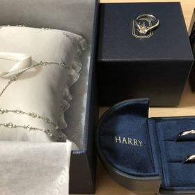 【ハリー・ウィンストン(Harry Winston)の口コミ】 憧れのジュエリーブランドで飽きのないデザインです。
子供のイベント時に…