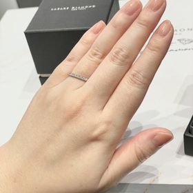 【ラザール ダイヤモンド(LAZARE DIAMOND)の口コミ】 店舗内の照明はもちろんですが、実際に外に出て見た時のダイヤの輝きがと…