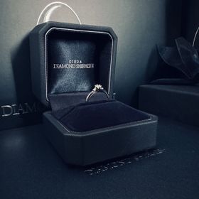 【銀座ダイヤモンドシライシの口コミ】 プロポーズリングでプレゼントしてもらったので、ダイアモンドは決まった…