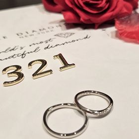 【ラザール ダイヤモンド(LAZARE DIAMOND)の口コミ】 お互いがお互いに指輪のデザインを気に入って購入にいたりました。私は細…