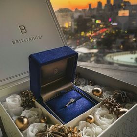 【BRILLIANCE+(ブリリアンスプラス)の口コミ】 シンプルなデザインが彼女の好みで、2人でじっくり考えてこちらを選びまし…