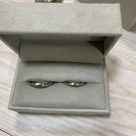 【mina.jewelry(ミナジュエリー)の口コミ】 インスタで見つけたのがきっかけ
とにかくデザインがかわいい
シンプルだ…