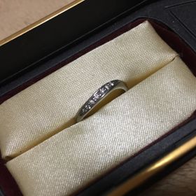 【銀座ダイヤモンドシライシの口コミ】 旦那と手の形が違いペアリングにすると片方が似合わないという相談をした…