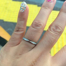 【ENUOVE(イノーヴェ)の口コミ】 キラキラ輝くように石が散りばめられているものを探しており、でもありき…