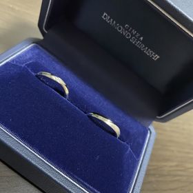 【銀座ダイヤモンドシライシの口コミ】 普段つけていても邪魔にならないデザインと、劣化しにくいプラチナを選び…