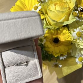 【ete(エテ)の口コミ】 細めのリングにダイヤが付いていて、横から見た時のシルエットがとてもき…