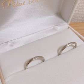 【PILOT BRIDAL(パイロットブライダル)の口コミ】 Pilot Bridal新作の結婚指輪!
マットベースに光沢ラインが映える
とても美…