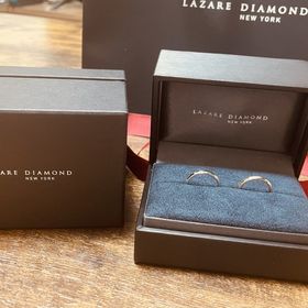 【ラザール ダイヤモンド(LAZARE DIAMOND)の口コミ】 シンプルながらも特徴的な斜めのラインが入ったデザイン。
素材も洗濯がで…
