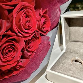 【Galopine & Galopin(ガロピーネガロパン)の口コミ】 派手過ぎなくてでもキラキラ沢山させたいとワガママな私にピッタリのデザ…