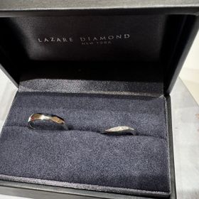 【ラザール ダイヤモンド(LAZARE DIAMOND)の口コミ】 シンプルなデザインで探していたところ、他のショップでは気にならなかっ…