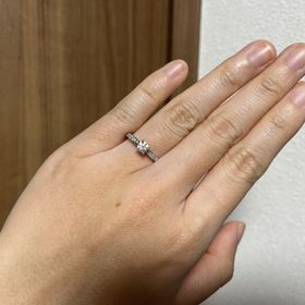 【銀座ダイヤモンドシライシの口コミ】 デザインが気に入りました。ディアナディーの意味や月をイメージしたとの…