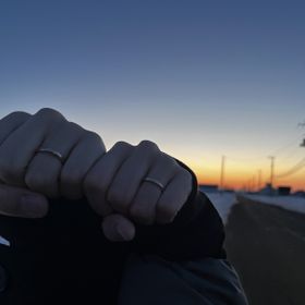 【BRILLIANCE+(ブリリアンスプラス)の口コミ】 細めのリングで着け心地がとても良く、シャンパンゴールドの優しい色合い…