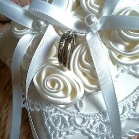 【4℃ BRIDAL(ヨンドシーブライダル)の口コミ】 結婚1年記念に合わせて指輪を買うことになり見に行きました。
婚約指輪と…