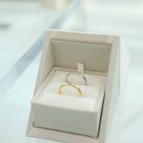 【ENUOVE(イノーヴェ)の口コミ】 何十種類の指輪を見た中で、一目惚れした指輪です！
結婚指輪っぽくなく、…