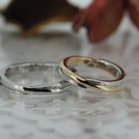 【Antille(アンティール)の口コミ】 自分達で選んだ刻印を無料で入れてもらえます。
デザインも好きなものを組…