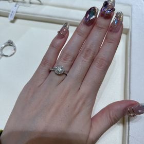 【グラフ(GRAFF)の口コミ】 指輪のデザインは候補であるパヴェデザインでしたので、グラフがずっと候…