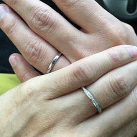 【FOREVERMARK(フォーエバーマーク)の口コミ】 結婚指輪はダイヤがはいったハーフエタニティタイプが良いと思って選んで…