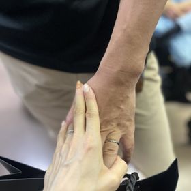 【ラザール ダイヤモンド(LAZARE DIAMOND)の口コミ】 誕生石がダイヤモンドと言うこともありハーフエタニティのデザインを選び…