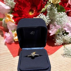 【4℃ BRIDAL(ヨンドシーブライダル)の口コミ】 指が太くてでかいので、それに負けない指輪がいいなと思い探しに行きまし…