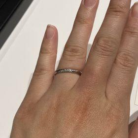 【ラザール ダイヤモンド(LAZARE DIAMOND)の口コミ】 着け心地がとても良く、引っかかる感じがないです。
また、ダイヤがたくさ…