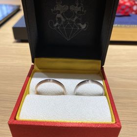 【NIESSING(ニーシング)の口コミ】 シンプルで着け心地が良いものを探していました。
お店の指輪はひと通り試…