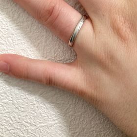 【4℃ BRIDAL(ヨンドシーブライダル)の口コミ】 マット加工も入ってて落ち着いた雰囲気が出せていて、初めての指輪でも抵…