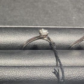 【エクセルコダイヤモンド(EXELCO DIAMOND)の口コミ】 結婚指輪は普段使いするので着け心地の良さを決め手にしました。婚約指輪…