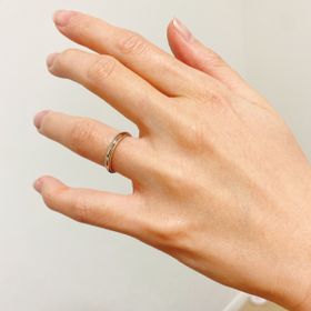 【AMOUR AMULET(アムール・アミュレット)の口コミ】 シンプルなデザインですが、コンビネーションによって飽きのこないデザイ…