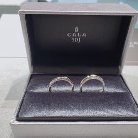 【GALA JEWELRY(ガラジュエリー)の口コミ】 重みがあり、歳を重ねても手に綺麗に馴染むものにしました
とても丁寧に作…