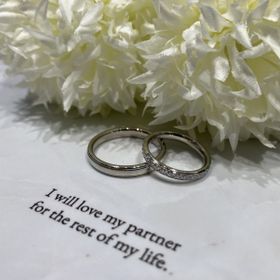 【ラザール ダイヤモンド(LAZARE DIAMOND)の口コミ】 女性の指輪はハーフエタニティなんですが、他のよりダイヤモンドの数が多…