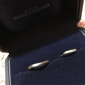【銀座ダイヤモンドシライシの口コミ】 毎日つけられる落ち着いたデザインのものが欲しかった。
ストレートよりウ…