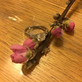 【ハリー・ウィンストン(Harry Winston)の口コミ】 憧れのブランドの一目惚れの憧れのデザインでした。大粒ダイヤのサイドに…