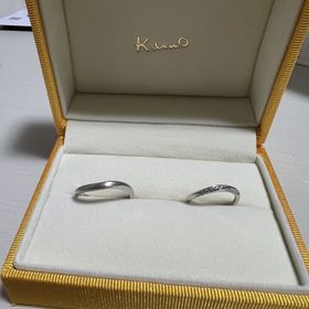 【ケイウノ ブライダル(K.UNO BRIDAL)の口コミ】 真っ直ぐではなく、ウェーブがかかった形がとてもいいと思った。内側の刻…
