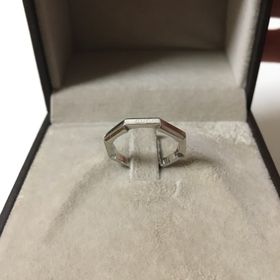 【グッチ(GUCCI)の口コミ】 指輪の形が８角形で、他にはない個性的なデザインに惹かれて購入しました…