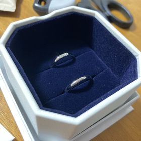 【4℃ BRIDAL(ヨンドシーブライダル)の口コミ】 ・デザイン・テイストについて
永く着用することを考え、シルエット・デザ…