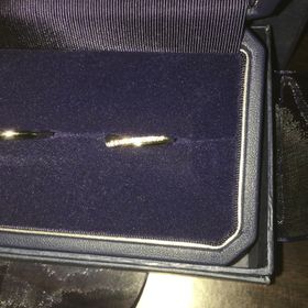 【銀座ダイヤモンドシライシの口コミ】 付けた瞬間これ！という感触で指にフィットしました。
少しV型になってお…