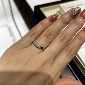 【俄(にわか)の口コミ】 女性の割に指が長めで手が大きかったので、それでも存在感のある太めの指…