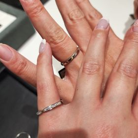 【ラザール ダイヤモンド(LAZARE DIAMOND)の口コミ】 デザインはシンプルめなものが多く、落ち着いた雰囲気のデザインが多かっ…