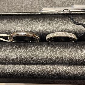 【エクセルコダイヤモンド(EXELCO DIAMOND)の口コミ】 夫はシンプルな中に少しだけデザインのある結婚指輪を選び、私はエタニテ…