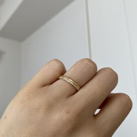 【ORECCHIO(オレッキオ)の口コミ】 太さのある指輪がよかったのですが、こちらの指輪は太さはありますが、ダ…