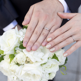 【ティファニー(Tiffany & Co.)の口コミ】 シンプルななにも装飾のついていない、ふたりでお揃いのデザインのリング…