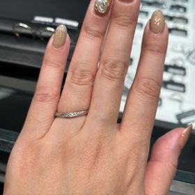 【ラザール ダイヤモンド(LAZARE DIAMOND)の口コミ】 ダイヤモンドありでウェーブ等のデザインがあるものを候補に探していまし…