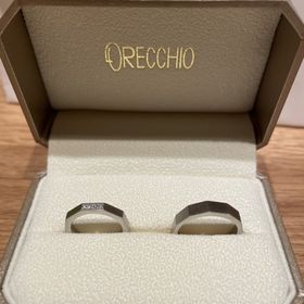 【ORECCHIO(オレッキオ)の口コミ】 デザインは他にない形で個性的。
太さも普通の指輪よりだいぶ太め。
カク…
