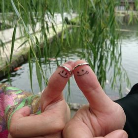 【銀座ダイヤモンドシライシの口コミ】 シンプルで普段使いできます。
内側にイニシャルと結婚記念日の月のダイヤ…