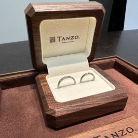 【TANZO.(鍛造指輪)の口コミ】 オーダーメイドで自分たちの好きなように指輪を作っていけるところがおす…