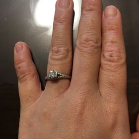 【ブルガリ(BVLGARI)の口コミ】 元々婚約指輪にはそれほど興味を持っていなかったのですが、いろんな指輪…