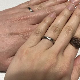 【FISCHER(フィッシャー)の口コミ】 指輪の素材はプラチナにしました。鍛造製法で作られており強度と付け心地…