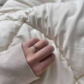 【アイプリモ(I-PRIMO)の口コミ】 見た目はシンプルですが付けてみると思ってたよりも
太さがあるのか存在感…