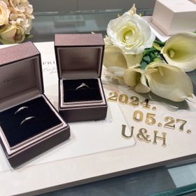 【アイプリモ(I-PRIMO)の口コミ】 重ね付けしたかったので、婚約指輪と結婚指輪を一緒に購入しました。こち…